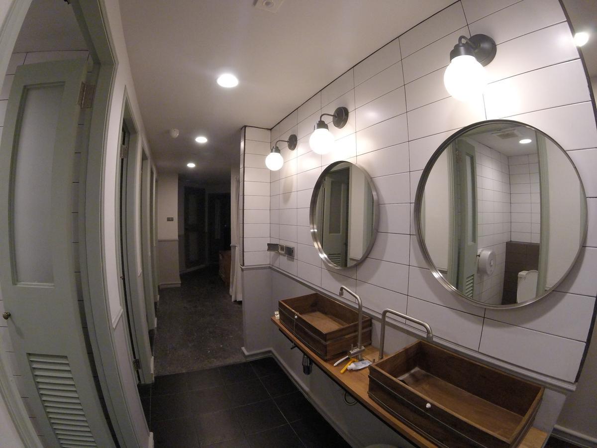 Weeping Willow Sukhumvit 26 بانكوك المظهر الخارجي الصورة