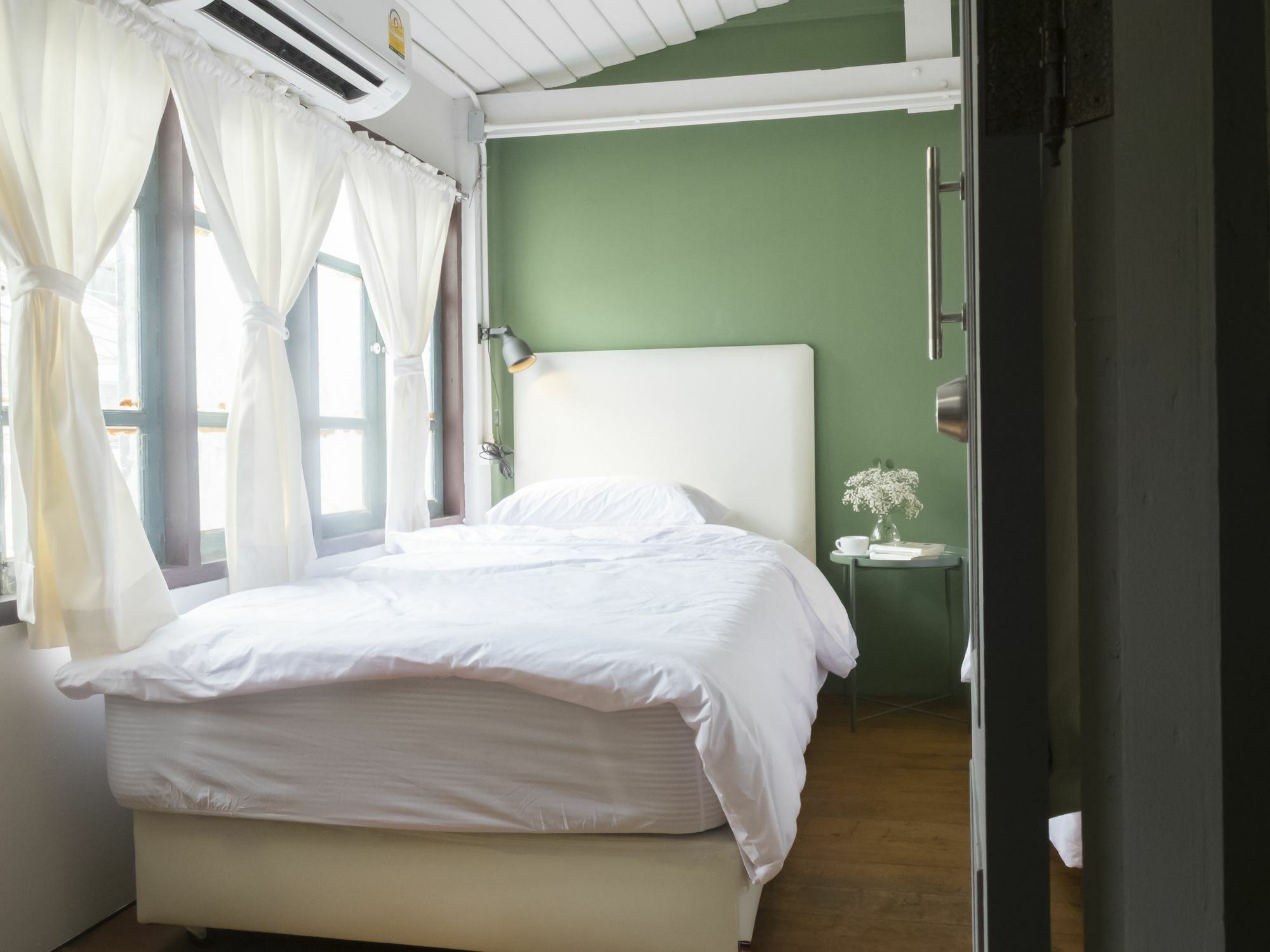 Weeping Willow Sukhumvit 26 بانكوك المظهر الخارجي الصورة